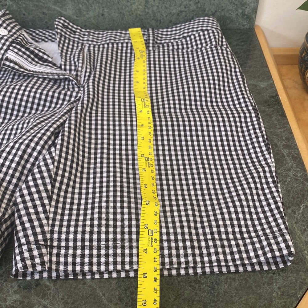 Lands’End black and white shorts